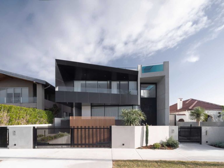 Glass Swimming Pools: Elevate Your Home’s Luxury Appeal