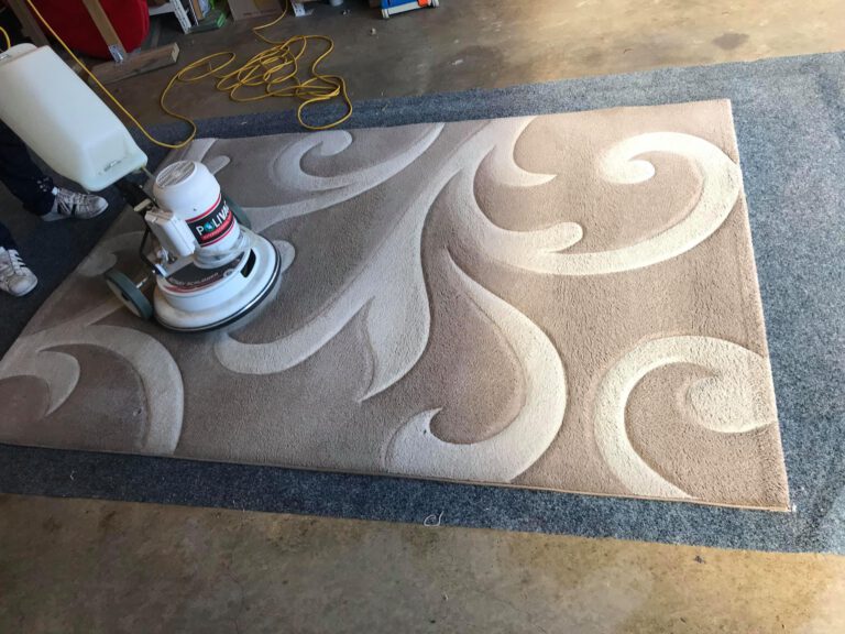 Rug Cleaning Methods: Choosing Steam or Dry Based on Fibre Type